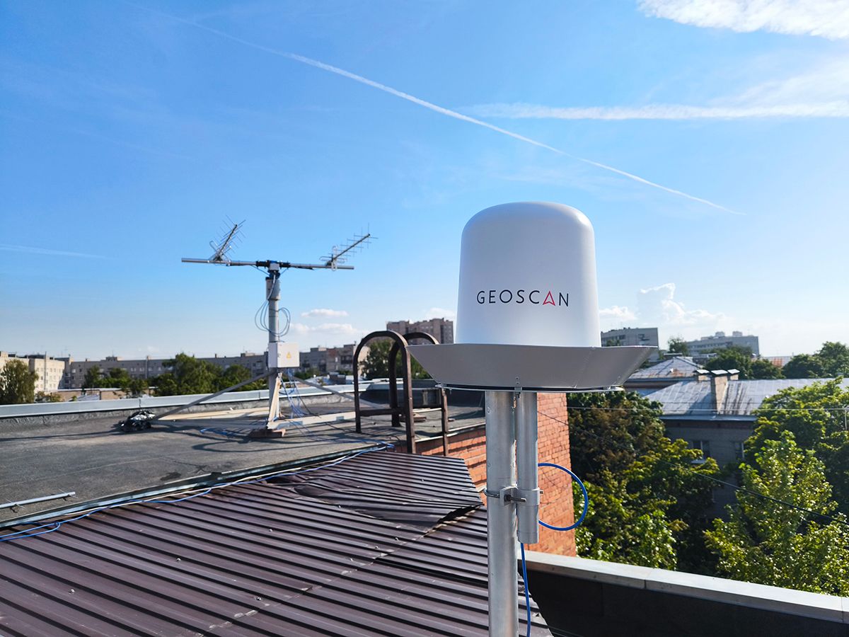 One of the SONIKS group station participating in satellite tracking